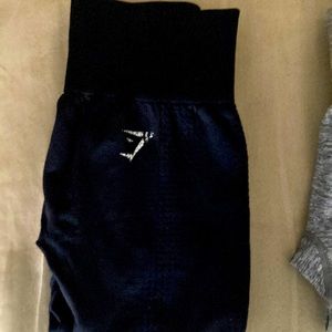 Gym shark leggings